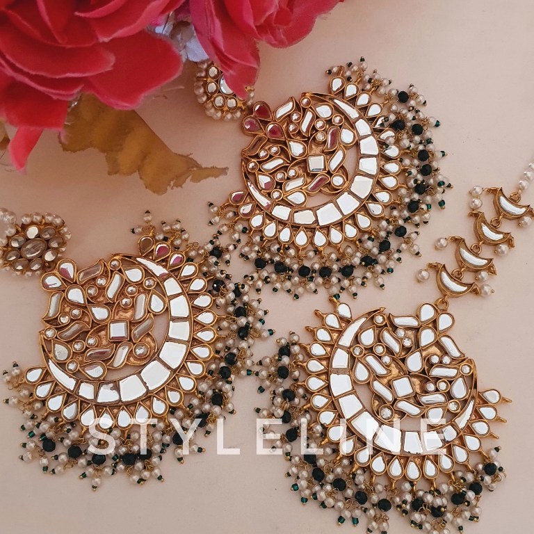 JHANVI- JHUMKA- BINDI -SET-WHITE-GREEN