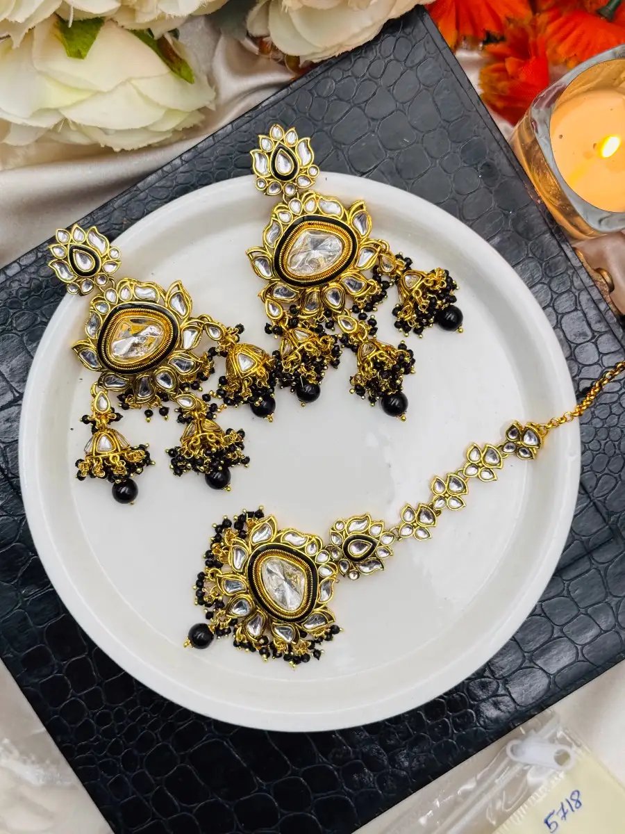 MAHEEMA EARRINGS BINDI SET