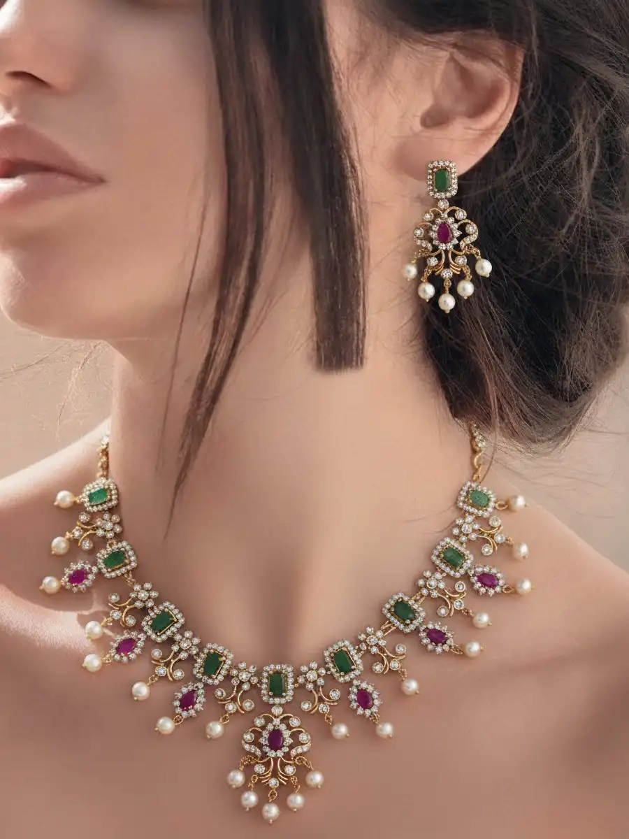 SHUMAIL NECKLACE SET