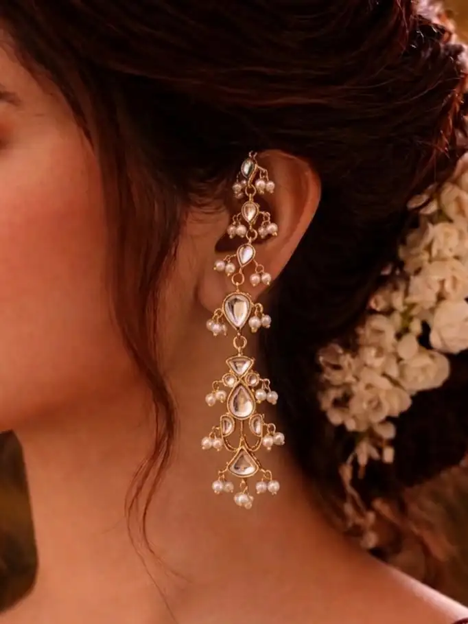 MAEVE EARRINGS - WHITE