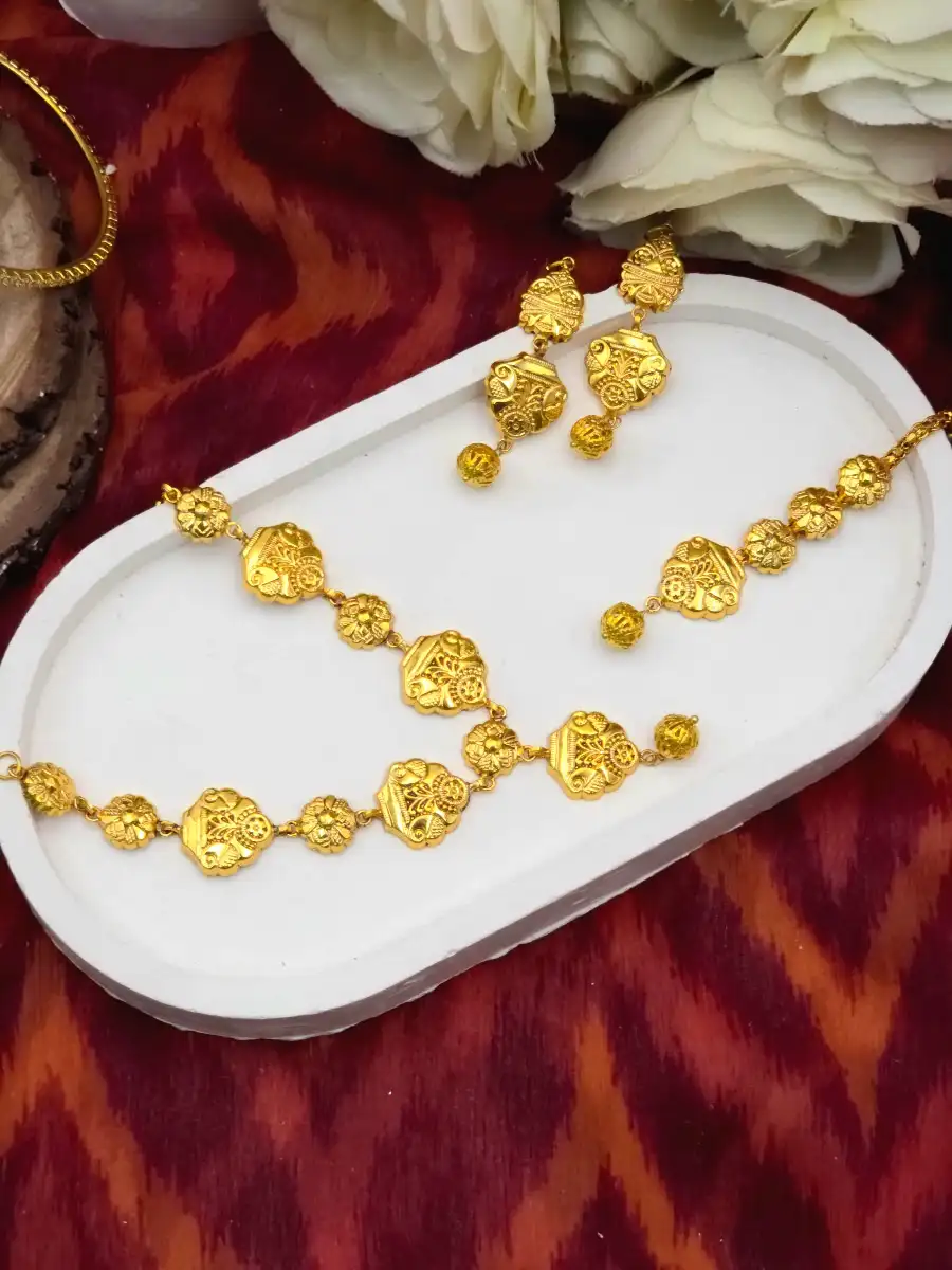 MEERUB NECKLACE SET